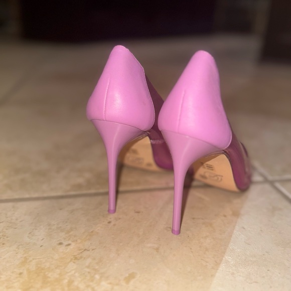 Darling Pointed Toe Pump - Picture 7 of 7